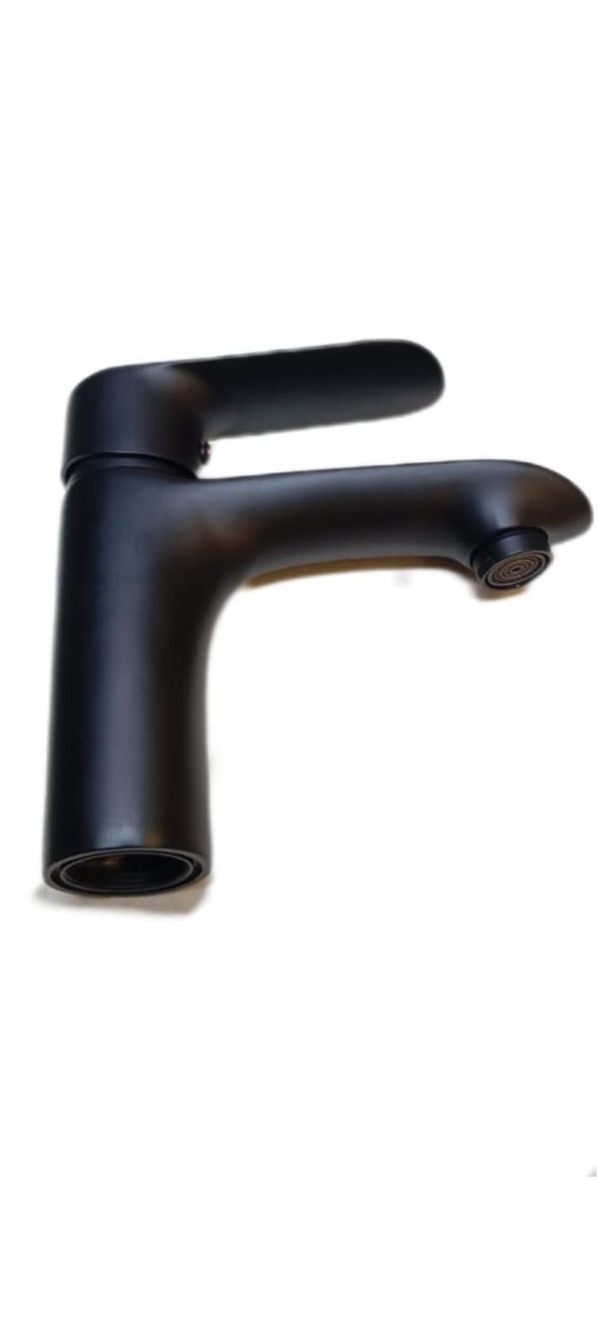 Basin mixer black