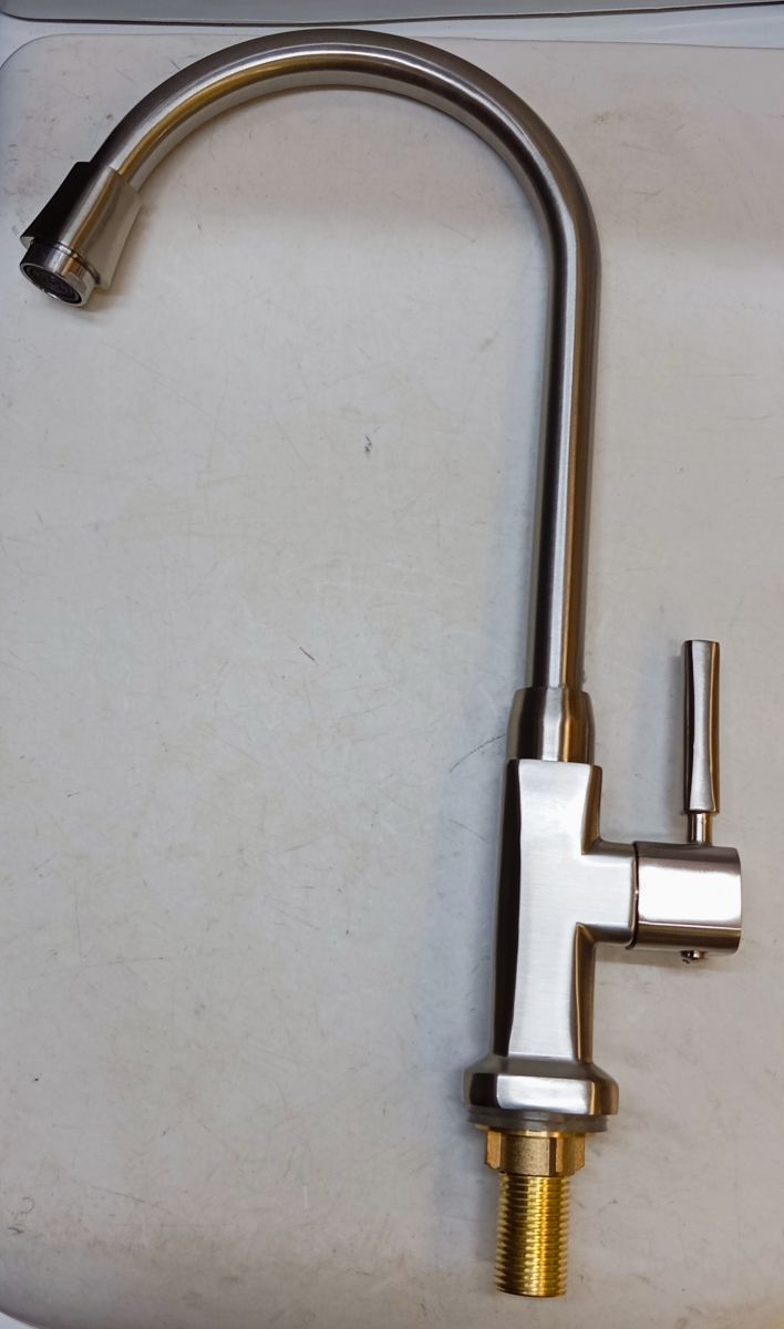 Kitchen pillar tap